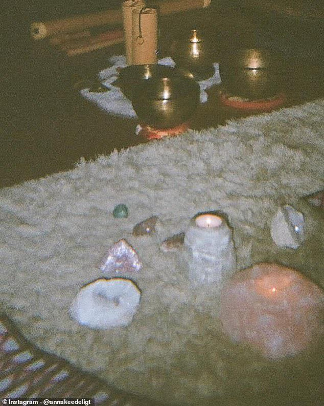 占卜+算命 二人已分居将离婚 灵修分歧成导火索开元棋牌曼联26岁后卫陷入婚姻噩梦：妻子沉迷(图2)