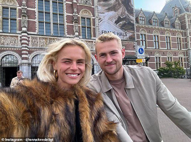 占卜+算命 二人已分居将离婚 灵修分歧成导火索开元棋牌曼联26岁后卫陷入婚姻噩梦：妻子沉迷(图4)